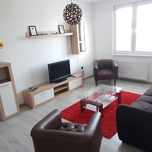 Apartament Spacious Flat In Wider Centre Of Nitra Exterior photo