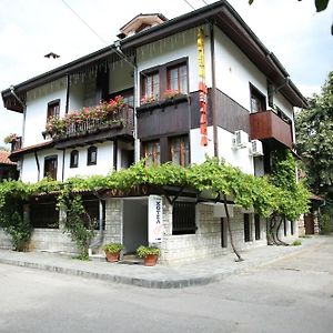 Oazis Family Hotel Łowecz Exterior photo