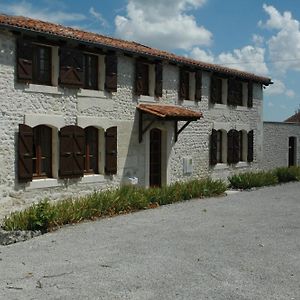 Willa Nandolle Farmhouse Nanteuil-Auriac-de-Bourzac Exterior photo