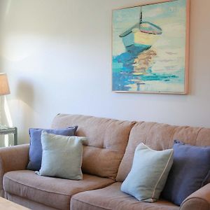 Apartament Sojourn'S Sea Views With Balcony Sleeps 4 Virginia Beach Exterior photo