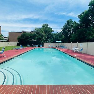 A Place You Call Home In Elkins Park Parking, Exterior photo