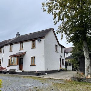 Apartament Neuadd Bach Carmarthen Exterior photo