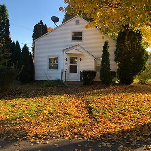 Bed and Breakfast Cozy Cape Mount Vernon Exterior photo