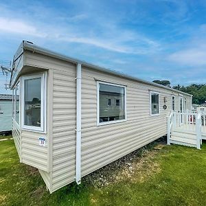 Hotel Lovely 4 Berth Caravan With Decking To The Side At Kessingland Beach Ref 90039Bc Benacre Exterior photo