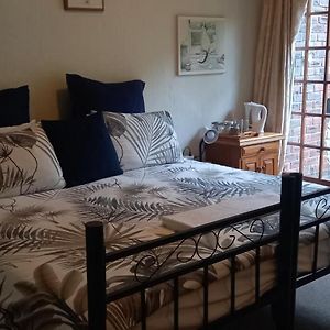 Bed and Breakfast Thrush Nest Durban Pinetown Exterior photo