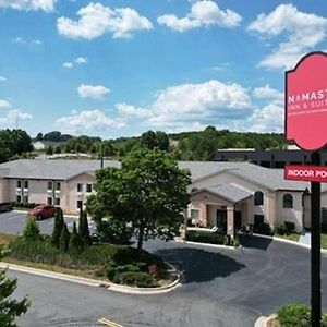 Namaste Inn & Suites Dawsonville Exterior photo