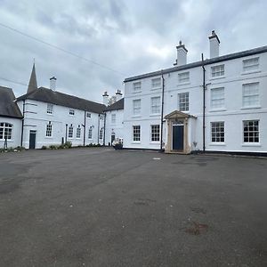 Willa South Wing Of Edwinstowe Hall Exterior photo