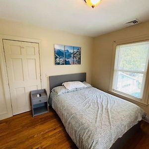 Nice Cute Room In Lincoln With Shared Bathroom And Kitchen D Exterior photo