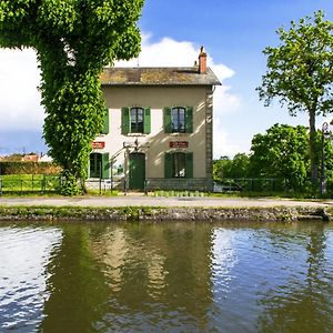 Bed and Breakfast Gite D'Etape Sur Le Pont-Canal De Briare - Fr-1-590-454 Exterior photo