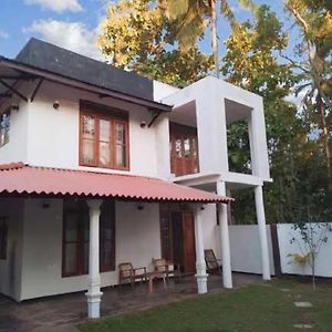 Lucky Holiday Home Anuradhapura Exterior photo