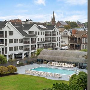 Hotel Club Wyndham Newport Onshore Exterior photo