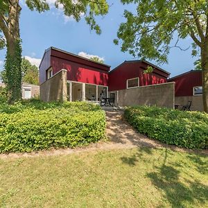 Willa Well-Kept Bungalow With Microwave, 4 Km From Valkenburg Walem Exterior photo