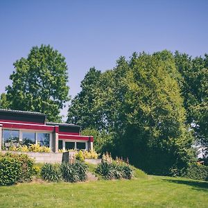 Willa Nice Bungalow With Sauna And Bubble Bath, On A Holiday Park, 4 Km Valkenburg Walem Exterior photo