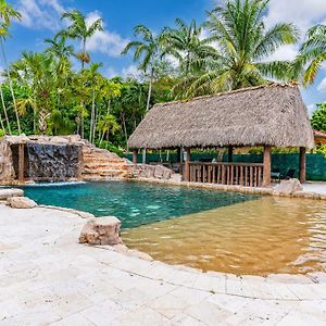 Willa Waterfall Cove- Heated Pool With Slide And Waterfall Miami Exterior photo