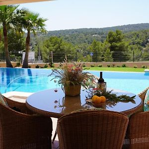 Wunderschoene Und Modern Eingerichtete Ferienvilla Mit Grossem Pool Und Exklusiver Terrasse Mit Blick Auf Die Berge Sol de Mallorca Exterior photo