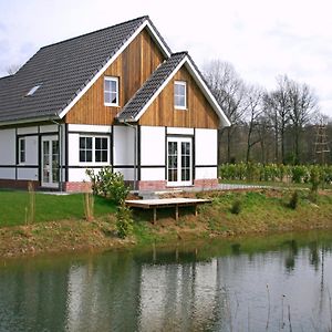 Willa Half-Timbered House With Dishwasher Susteren Exterior photo