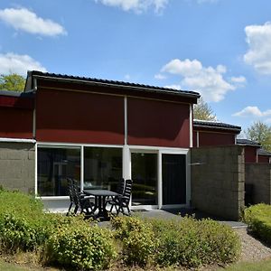 Willa Well-Kept Bungalow With Microwave, 4 Km From Valkenburg Walem Exterior photo