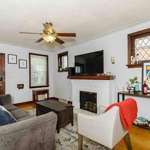 Apartament Delightful Gingerbread In Charming Lindenwood Park Saint Louis Exterior photo