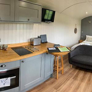 Willa Springwood Shepherd Huts Glamping York Exterior photo