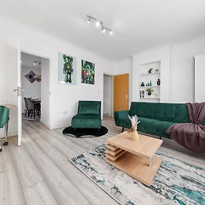 Apartament Green Hype - 10 Mins To Stadium - Sleeps 8 Londyn Exterior photo