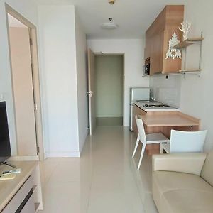 Apartament House Of Sukhumvit Near Night Market Bangkok Exterior photo