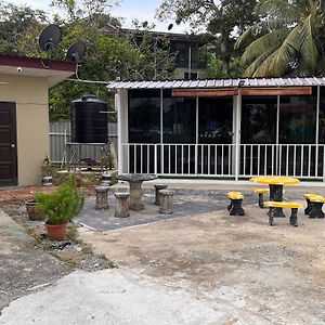 Labuan Homestay Sonamu Vill Exterior photo