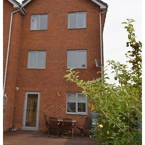 Apartament Cosy Retreat In Ashford City Centre With Hot Tub Willesborough Exterior photo