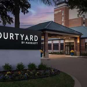 Hotel Courtyard Dallas Addison Quorum Drive Exterior photo