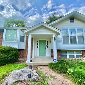 Willa Spacious Retreat With Serene Garden Sleeps Up To Eleven Olivette Exterior photo