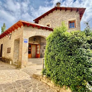 Hotel Posada Ostablaus Longas Exterior photo