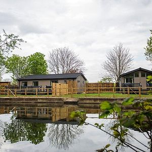 Hotel Lee Valley Hoddesdon Exterior photo