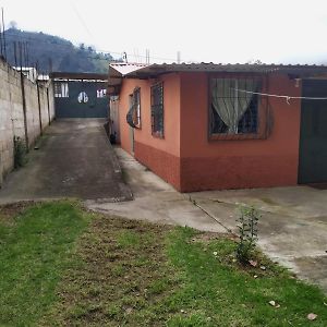 Hotel Casa En Zona Tranquila, Con Estacionamiento Priv Quetzaltenango Exterior photo