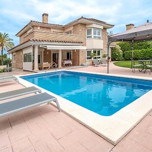 5 Bedroom Awesome Home In Reus Exterior photo