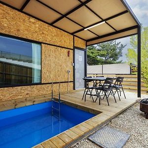 Pohang Peridot Pool Villa N Pool Glamping Exterior photo