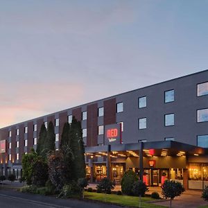 Hotel Radisson Red London Gatwick Airport Crawley  Exterior photo