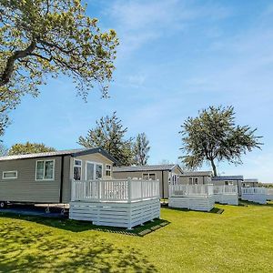 Hotel Orchards Holiday Park Newbridge  Exterior photo