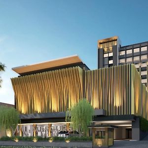 Hotel Mercure Madiun Exterior photo