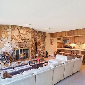 Spectacular Catskills 4 Bedroom Vacation Oasis- Gorgeous Hunter Mountain Views! Exterior photo