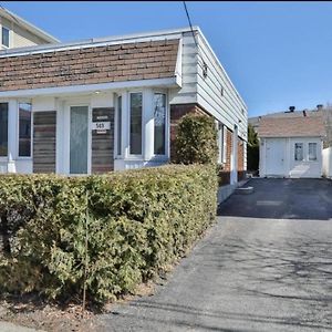 Apartament Cozy House - Petite Maison Chaleureuse Laval Exterior photo