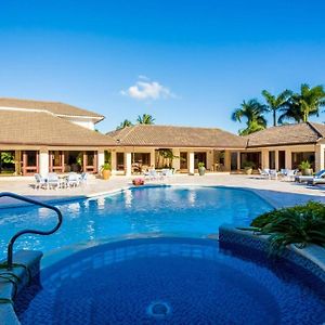 Elegant Villa With A Par 3 Hole La Romana Exterior photo