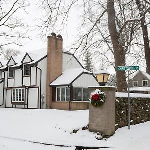 Bed and Breakfast Serenity On The Lake Niagara-on-the-Lake Exterior photo