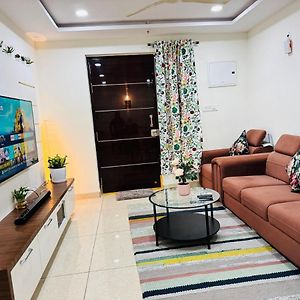 Modern Luxurious Sky Villa 3Bhk Nanakramguda Hajdarabad Exterior photo