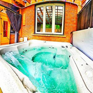 Apartament 70 Percent Off Luxurious Hot Tub,Sauna, 2000Sqft Of Private Vaughan Exterior photo