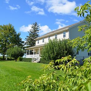 Bed and Breakfast Old Town Country Landing Niagara-on-the-Lake Exterior photo