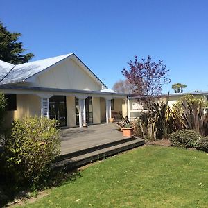 Bed and Breakfast Water Lily Garden Christchurch Exterior photo