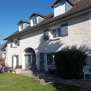 Bed and Breakfast Les Petunias Hugier Exterior photo