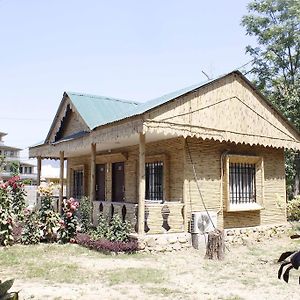 Gorkha Hamlet Resort Sauraha Exterior photo