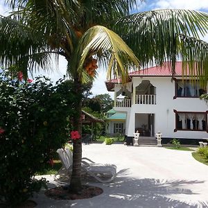 Zanboza Guesthouse La Digue Exterior photo