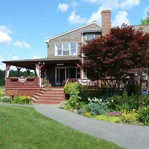 On Cranberry Pond Bed And Breakfast Middleboro Exterior photo