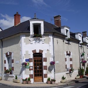 Bed and Breakfast Les Glycines Plaimpied-Givaudins Exterior photo